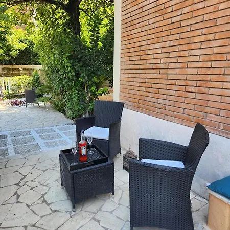 Chez Nous Roma
