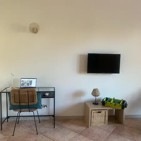Chez Nous Daire Roma