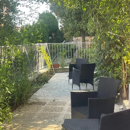 Chez Nous Daire Roma